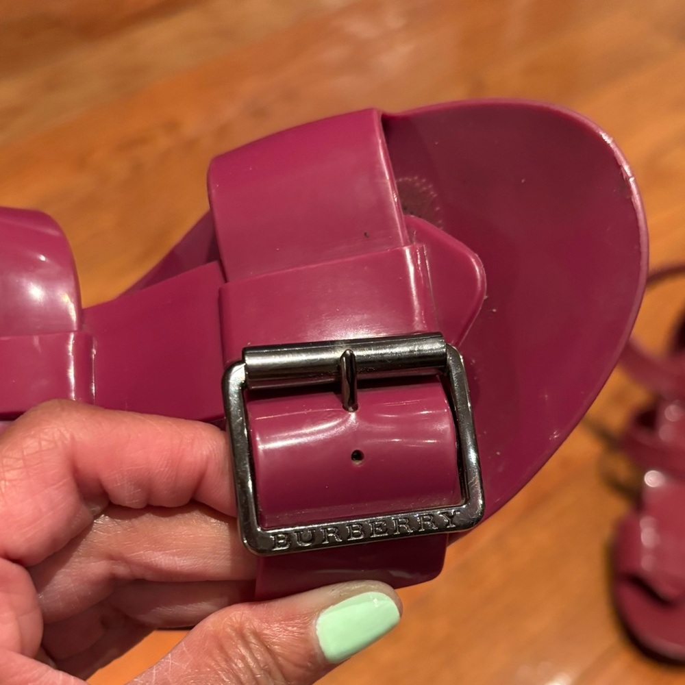 Burberry Magenta Sandals with Silver Buckles - Picture 2 of 10
